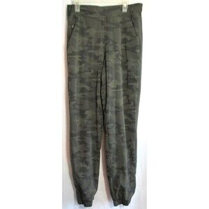 Athleta Green Camo Brooklyn Textured Lined Jogger Pants Size 4 EUC